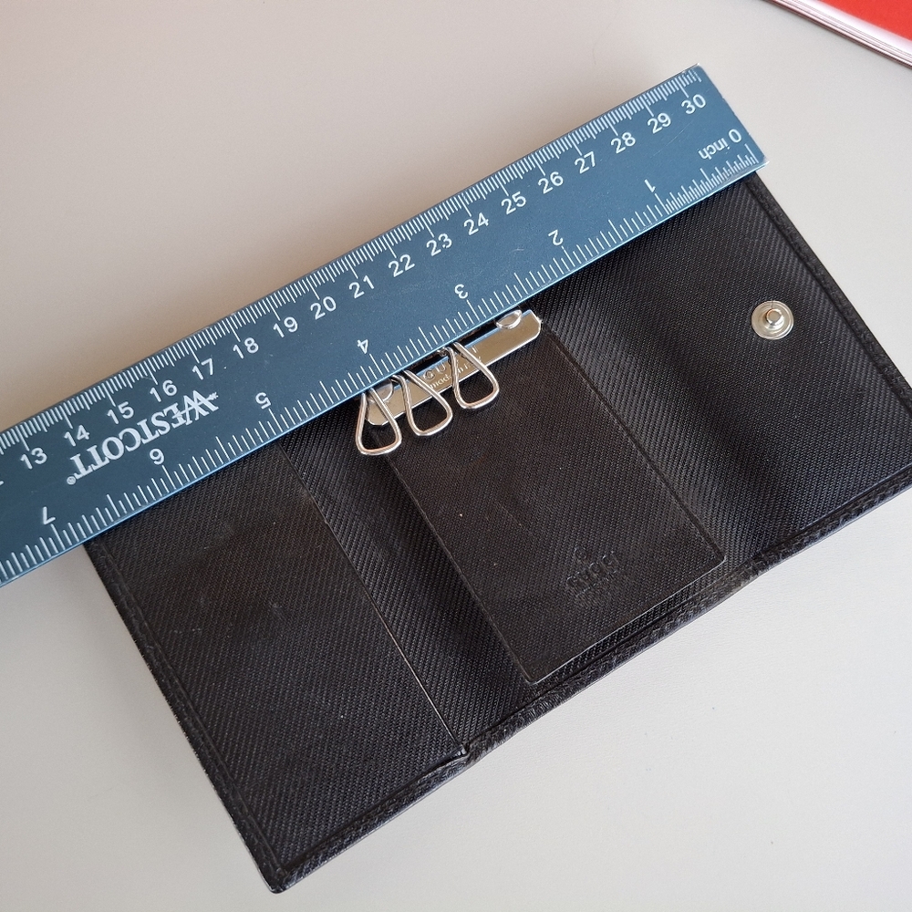 Authentic Gucci - Picture 10 of 13